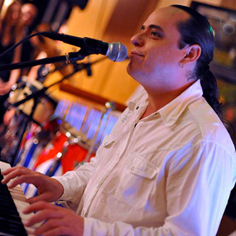 alexander-Rivero-trimiño.jpg